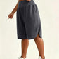 👩‍🦱🩳 Plus Size Magas Derék Bermuda Rövidnadrág – bő szabású, hasított szárú, zsebekkel. 50% KEDVEZMÉNY! 🔥