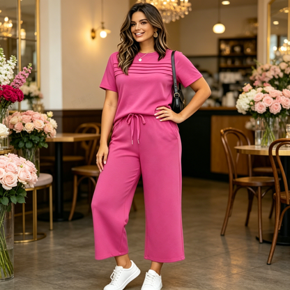 👕Damska koszulka o dopasowanym kroju – dekolt w serek z klapami, materiał zapewniający chłód, jednolite kolory 🌿